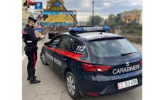 Con una mazzetta da muratore sfonda la gettoniera del parcheggio: denunciato