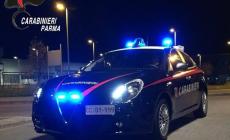 Si infila 6 bottiglie di champagne nel giaccone e  se ne va senza pagare:  riacciuffato dai carabinieri grazie ai filmati delle telecamere