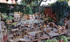 Quartiere San Leonardo, una famiglia crea il presepe in via Marmolada: "Venite a visitarlo" - Foto