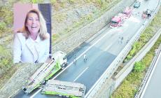 Schiacciata da un  tir sull'A15: il camionista patteggia 2 anni
