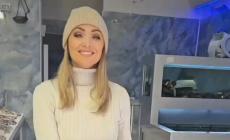 Bannata la "Pescivendola pi&ugrave; bella d'Italia" perch&eacute; maltrattava i polpi, ma apre un nuovo profilo