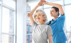 Prevenire l'osteoporosi con controlli, dieta e ginnastica 