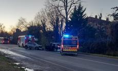 Scontro tra due auto lungo via Spezia: un ferito