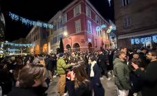 Brindisi e auguri: è la vigilia di Natale a Parma - Le foto