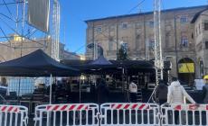 Piazza Garibaldi, continuano i preparativi per il concerto - Foto 