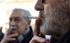Milano vieta il fumo all'aperto ma a Parma c'è scetticismo