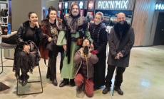 Al cinema vestiti da vampiri: i fan di Nosferatu si presentano cos&igrave; al Campus