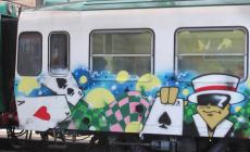Parma-Suzzara, i graffiti «cancellano» il tricolore dei treni - Foto