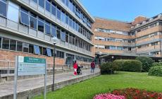 Aggredisce con un pugno infermiere al Pronto Soccorso, arrestato