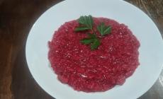 Con la rapa rossa un risotto buono e bello da vedere