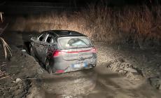 Tre ragazze, il buio e il navigatore &laquo;bugiardo&raquo;: impantanate con l'auto