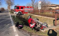 Scontro a Sanguinaro: un camion fuori strada, un'auto si ribalta nel canale. Ferita una 22enne, via Emilia riaperta dopo ore - Foto 