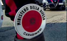 Evade dai domiciliari per salutare gli amici in carcere: 39enne arrestata 