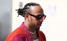 Debutto di Hamilton alla guida della Ferrari: "Attimi tra i pi&ugrave; belli della mia vita". Tifosi in delirio a Fiorano