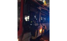 Autobus esplode all'ingresso della stazione Mediopadana: due feriti - Foto 