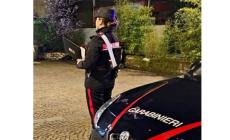 Con il volto travisato e su un'auto rubata hanno fatto 5 furti in  vari negozi:  denunciati un parmigiano e un fidentino