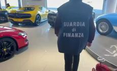 Frode fiscale e autoriciclaggio: maxisequestro  di auto pregiate e soldi a carico di un commerciante d'auto parmigiano