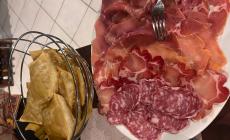 Trotter ristorante, tigelle e torta fritta con il lambrusco: ecco i sapori di casa