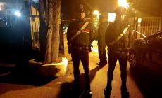 Spara 10 colpi ai ladri in azione, ne uccide uno: vigilante indagato
