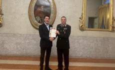 Inseguono il ladro e lo fermano: premiati un cittadino parmigiano e un carabiniere 