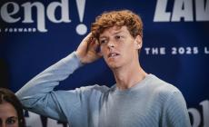 Accordo con la Wada prima di andare al Tas: Sinner squalificato tre mesi ma le vittorie restano. "Non ha imbrogliato"