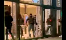 Devastano il fast food dopo Parma-Roma: paura in via Emilia Est, il video &egrave; virale 