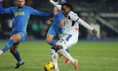 L'Atalanta rifila 5 gol all'Empoli: i toscani restano dietro al Parma per due punti. In serata Cagliari-Juventus 0-1