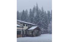 Sorpresa di fine febbraio in montagna: a Lagdei  nevica, scesi 5 cm - Video