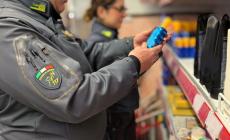 Bagnoschiuma, shampoo e creme cancerogene sequestrati in un emporio cinese  in San Leonardo, una denuncia - Video
