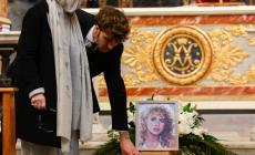 L'addio ad Eleonora Giorgi a Roma: il feretro entra nella Chiesa degli Artisti sulle note dei Pink Floyd - Foto 