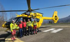 Si ferisce a un piede con la motosega mentre taglia legna nel bosco
