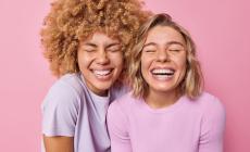 Cibi e bevande colorate, placca, tartaro e farmaci  possono alterare il colore dei denti: come e quando sbiancarli