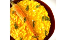 Risotto alle carote, limone e fondo bruno vegetale: la ricetta di Maria Amalia Anedda