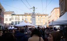 La fiera Di San Giuseppe invade l'Oltretorrente - Le foto