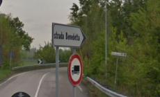 Quattro incidenti in poche ore: un tamponamento a Cascinapiano, auto urta monopattino in strada Benedetta. Due feriti anche a Vicomero e Guardasone. Traffico in tilt in via Langhirano 