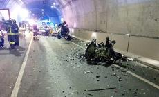  Incidente camion-scuolabus nel Comasco: morta una maestra, 27 feriti (due sono gravi) - Video 