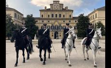 Le pattuglie a cavallo dei carabinieri tornano in città per vigilare il centro storico e le aree verdi