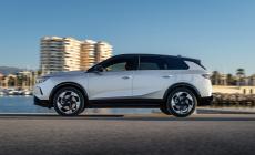 La nuova vita (agiata) di Opel Grandland  