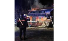 Casa in fiamme a Costa di Borio, molta paura ma nessun ferito - Video