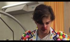 Morto per malore a 26 anni in ospedale dove faceva clownterapia