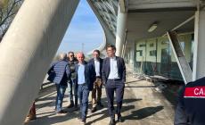 Il sindaco Guerra: "25 persone accompagnate fuori dal ponte, 22 hanno accettato le offerte di accoglienza" - Video 