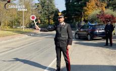 Staziona alla fermata del  bus ma non sale su nessun mezzo. Controllato dai carabinieri addosso ha oltre 20 grammi di hashish. 24enne  nei guai