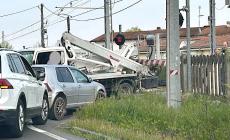 Sorbolo, furgone bloccato sui binari: traffico in tilt