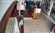 Panocchia, in passamontagna ruba al circolo Il Ciclone: ecco il video del furto "in diretta"