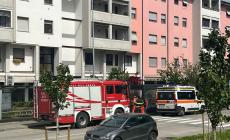 Monossido di carbonio in casa, allarme in via Picasso: arrivano l'ambulanza e i vigili del fuoco
