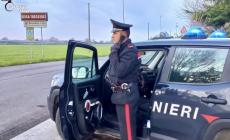 Evade dai domiciliari e prova a rubare su due auto in sosta: 29enne arrestato