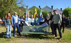 Quattro nuove panchine nel Parco di San Pancrazio. Sono state donate da Mario Vignali in ricordo del padre Giovanni - Foto