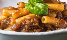 Ziti spezzati alla genovese di tonno: la ricetta 