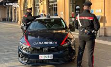 Ubriaca e molesta alle 8 del mattino al bar: intervengono i carabinieri e l'arrestano