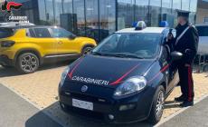 Riempie lo zaino di superalcolici e esce dal supermercato pagando solo un articolo da pochi euro.  Arrestato 20enne